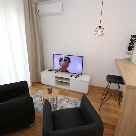 Apartment Savada Blue - Na Novom Beogradu Sa Parkingom Doplata 5 Evra Dan *